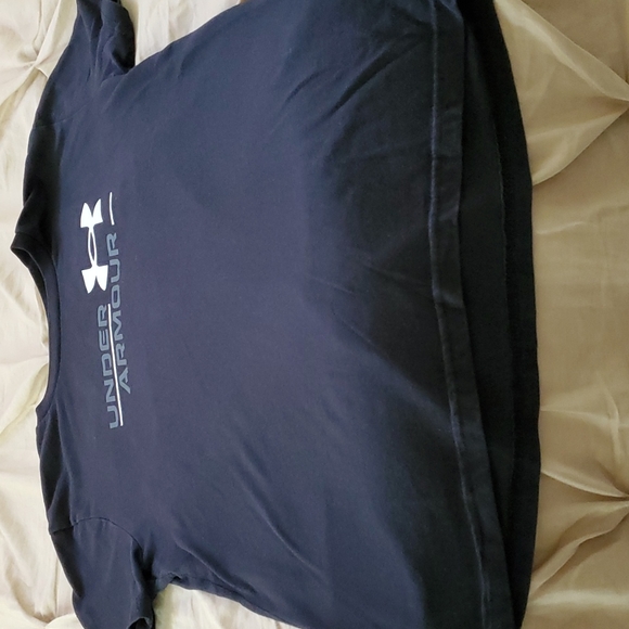 Under Armour black t-shirt - Picture 2 of 2